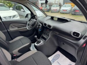 Iberia Auto Garage Saint Ave IMG 2688